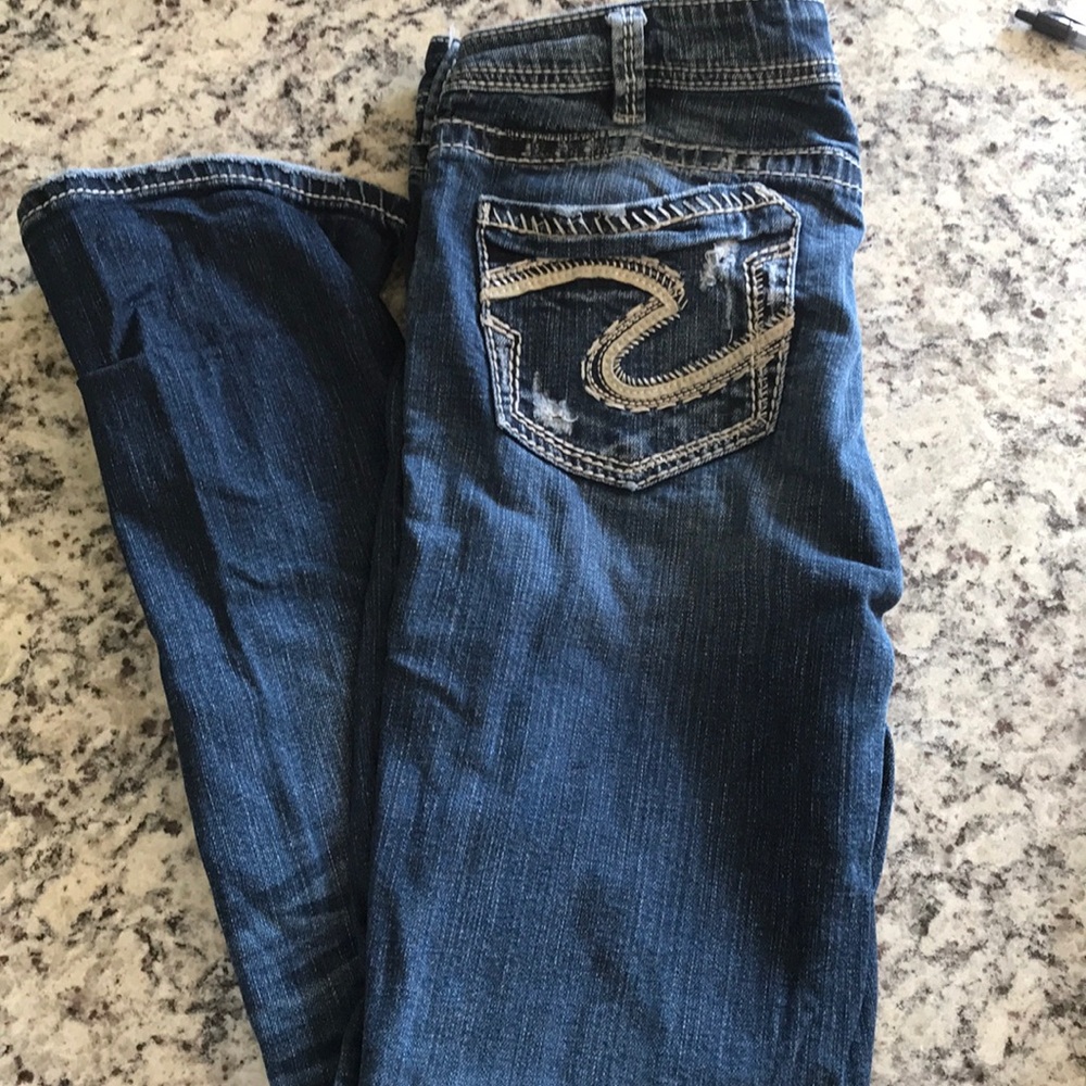 Silver Jeans w/31 l/31 destroyed medium wash jeans